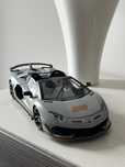 Lamborgnini aventador roadster 1:18