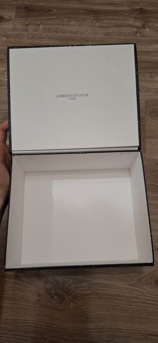 Luksusowe Pudełko Dior z Magnetycznym Zamknięciem – Edycja Limitowana