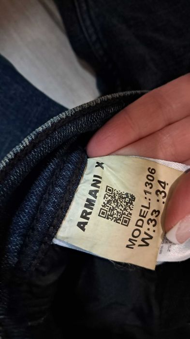 Штани Armani утеплені р.33 34 ідеальний стан