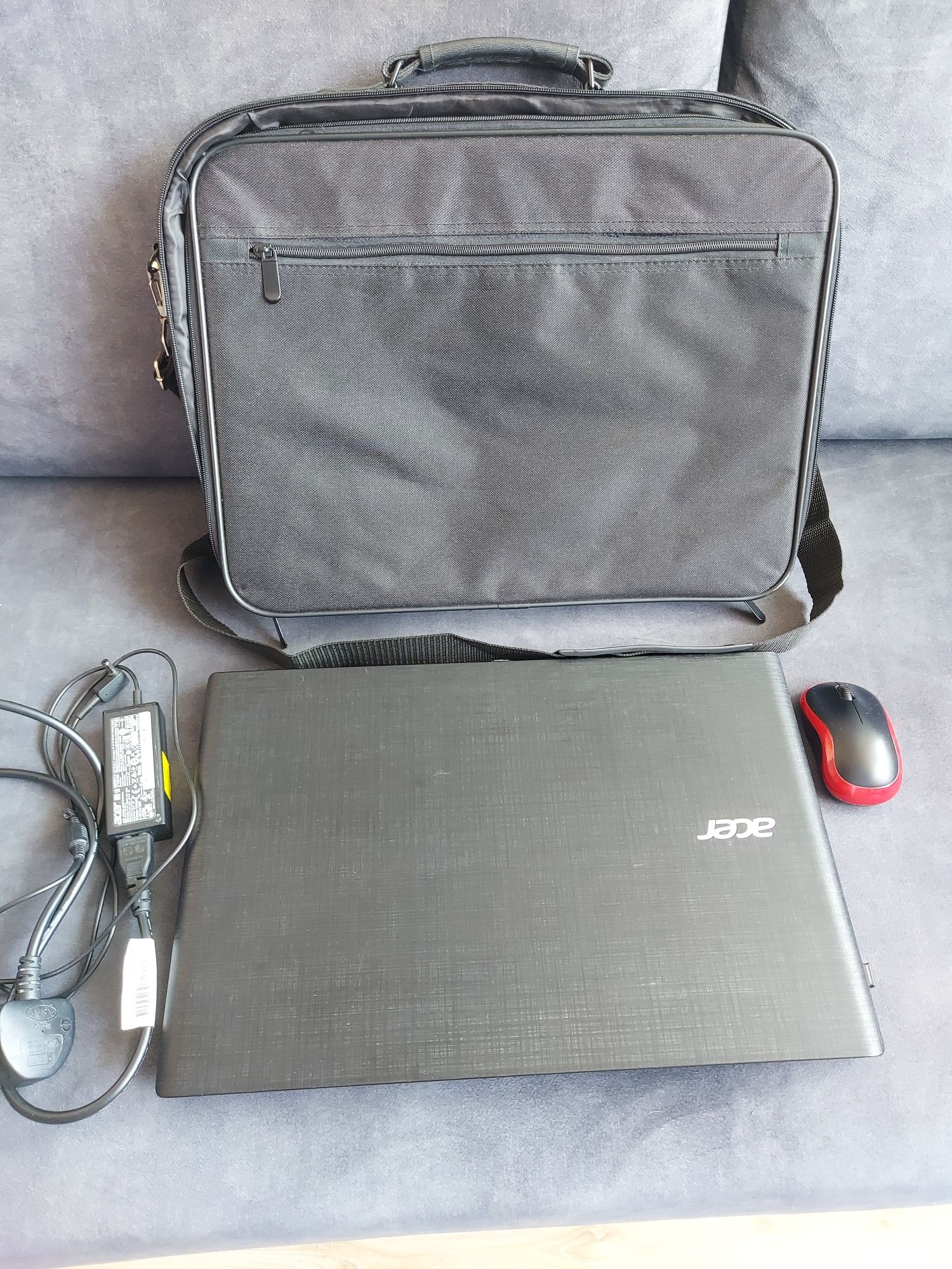 Laptop Acer 17,3 cala E5-773G i5-6200U/8GB/1000 GT940M FHD