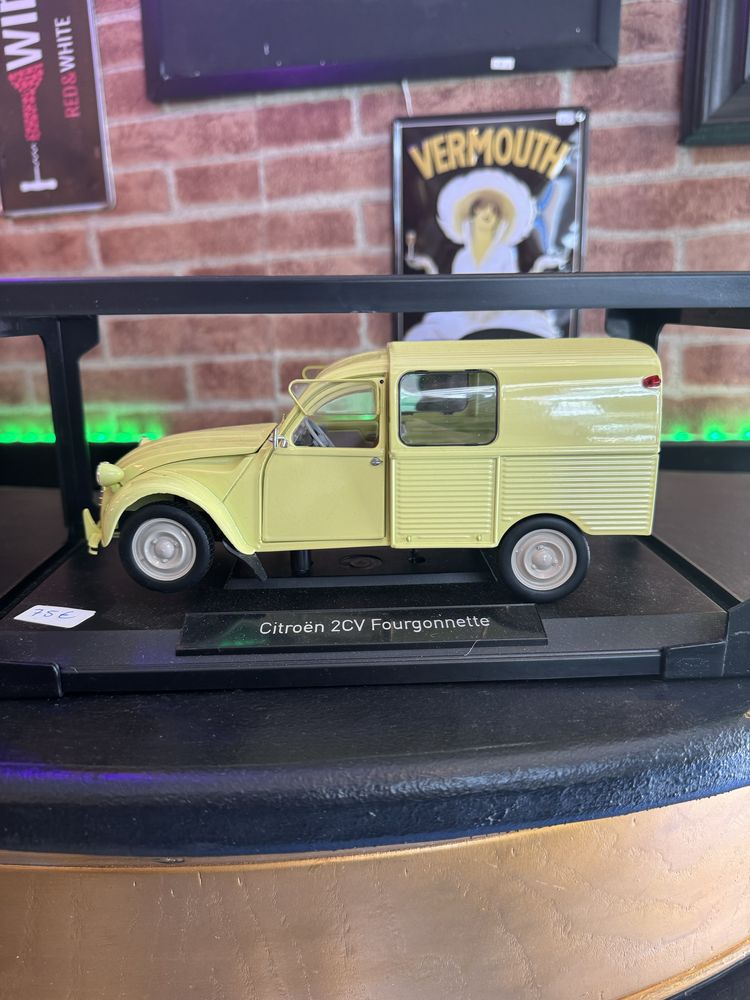 Miniatura Citroen 2CV Fourgonnette