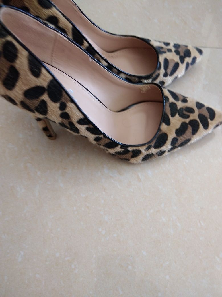 Sapatos tipo tigre