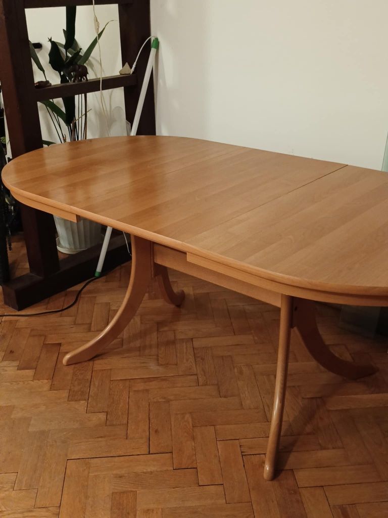 Duży stół rozkladany