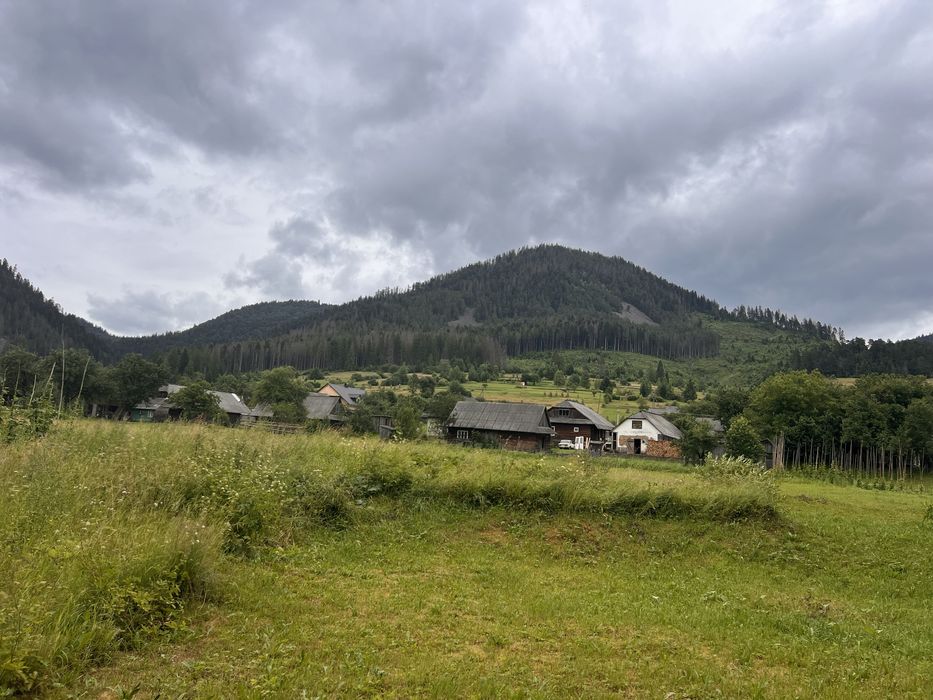 Продається ділянка у горах Закарпаття село Голятин