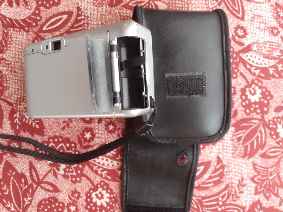 Фотоаппарат пленочний.