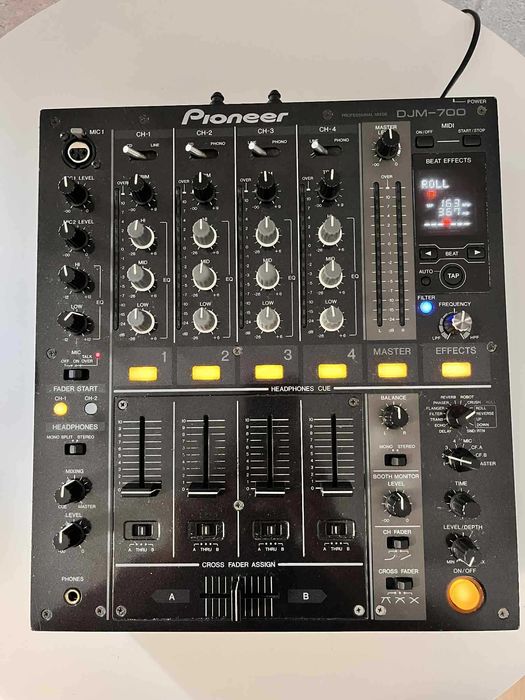 Pioneer DJM-700 – mikser DJ
