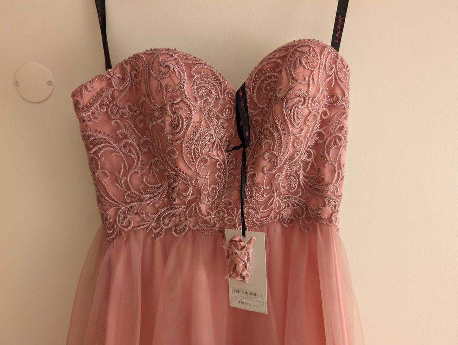 Cerimónia Rosa, vestido novo