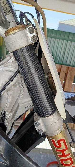 Segue para venda Honda CRF 250R black edition com o reboque