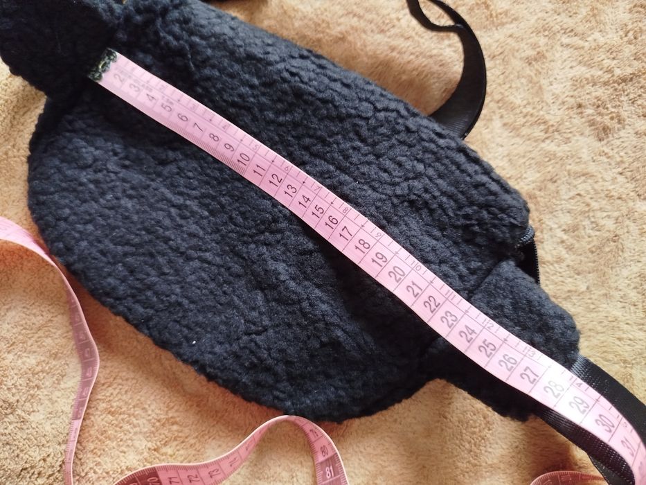 Нова сумка бананка чорна жіноча сумочка плюшева поясна чорна