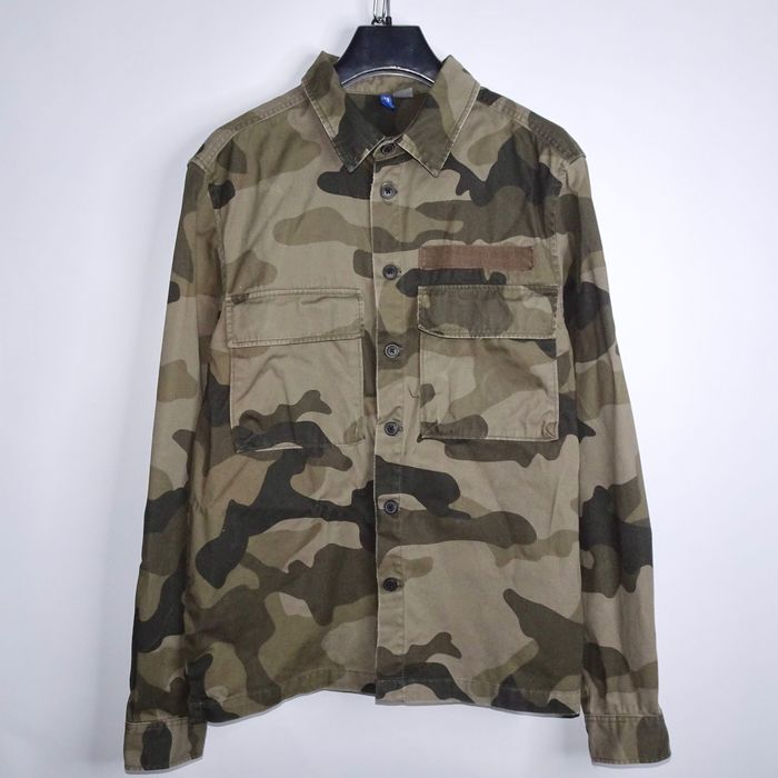 Камуфляжная рубашка Divided x H&M