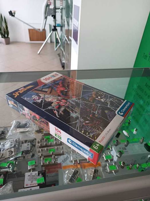 Puzzle Clementoni Spider-Man Super Color 27x38cm 104 peças