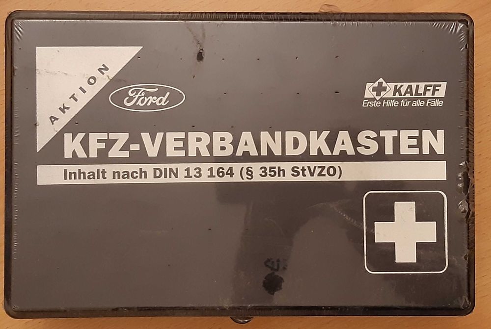 FORD oryginalna apteczka samochodowa od starego forda z 2007r.