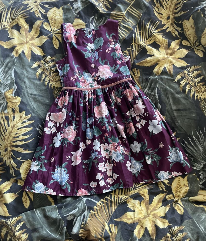 Sukienka Little Stitches w kwiaty, r. 140 (9/10 lat)
