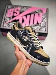 Travis Scott SB dunk low