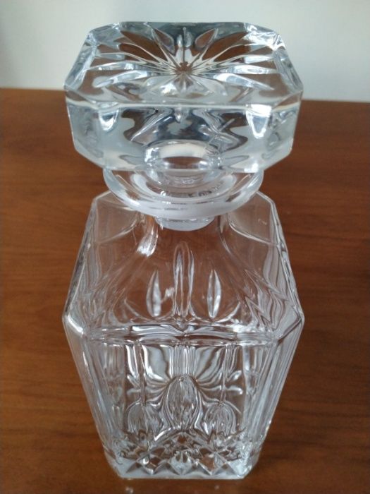 Garrafas Decanter com Tampa, em Cristal