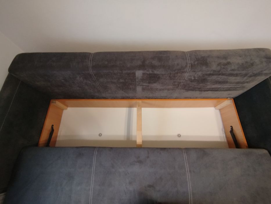 rozkładana kanapa z funkcją spania i pojemnikiem na pościel