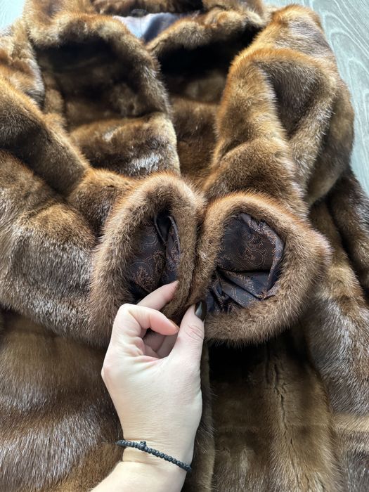 Шуба норковая размер L.