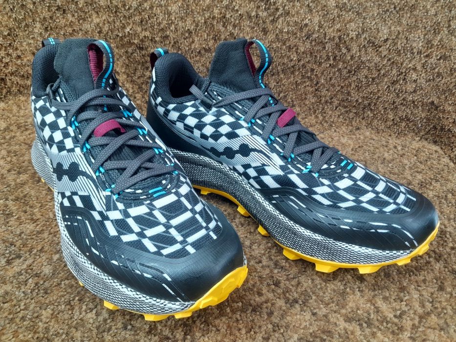 Кросівки оригінал Saucony Endorphin 46 розмір.
