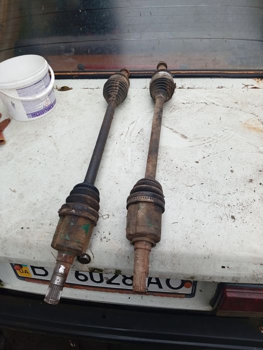 Полуосі СУБАРУ Аутбек.