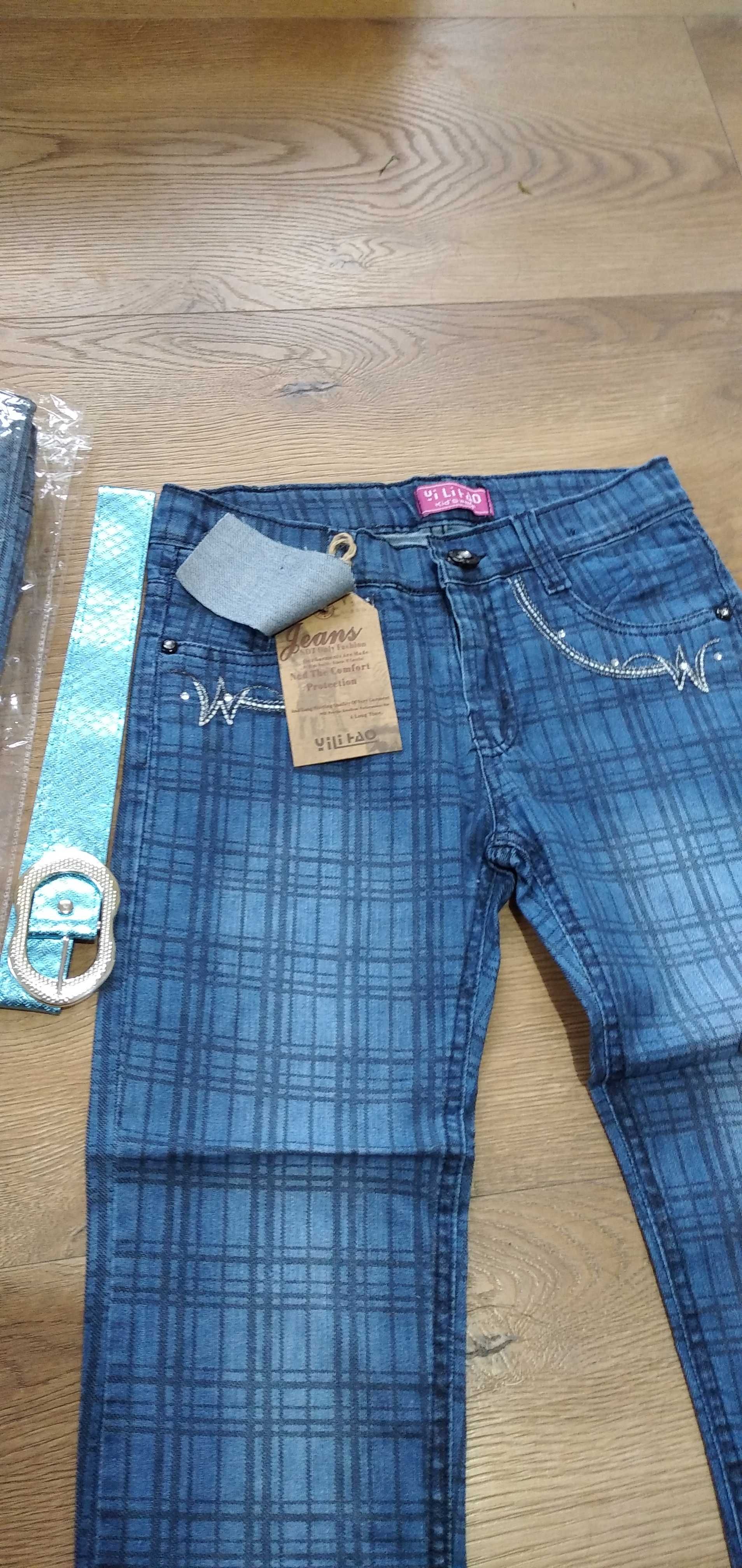 Jeans, Nowe spodnie z ozdobnym paskiem
