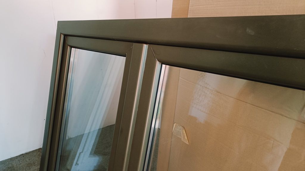 Janela pvc nova com vidro