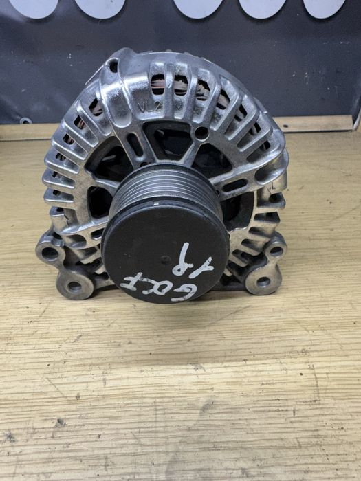 Генератор для Volkswagen Audi Skoda Passat Golf Octavia Fabia Superb