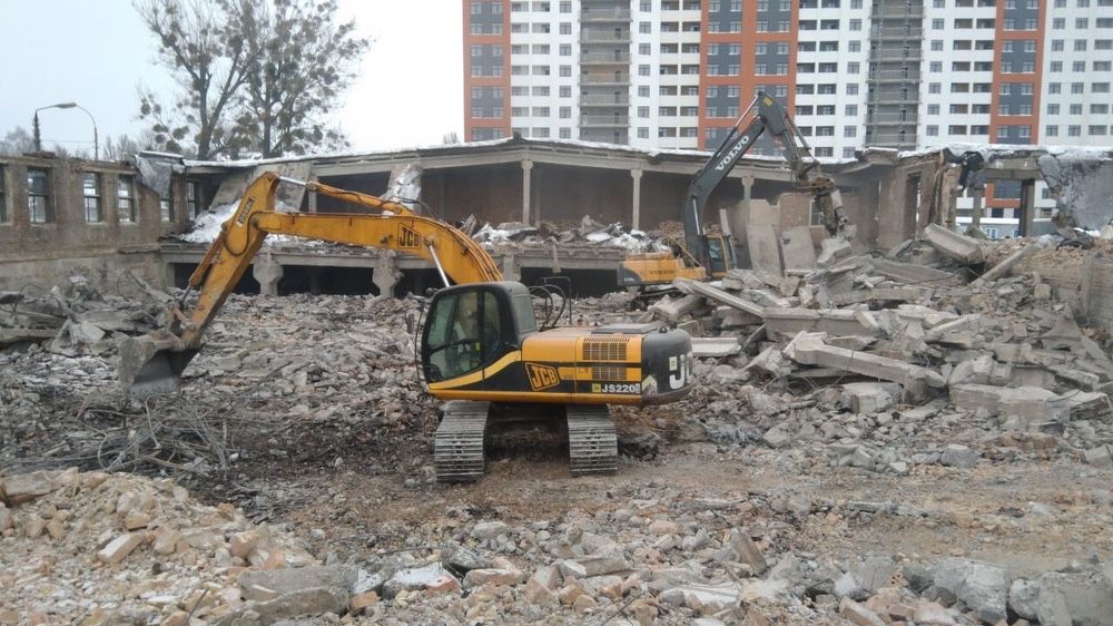 Демонтаж зданий