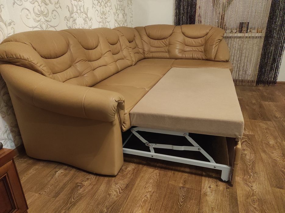 Шкіряний диван Брізгау гірчичного кольору плюс крісло