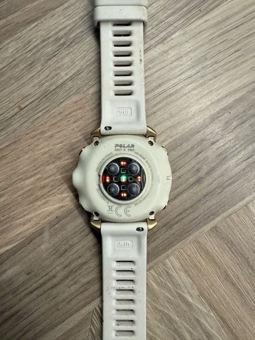 Zegarek Polar Grit X Pro Zloty
