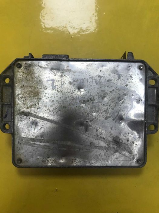 Блок управління двигуном Renault twingo 1.2 8200058537
