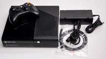 Konsola XBOX 360 E 250GB Model 1538  + 3 GRY