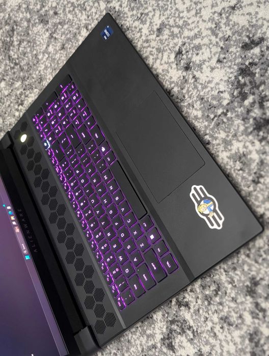 Ноутбук Alienware M18 R1 (i9-13980HX/RTX 4090/32ГБ/1ТБ)