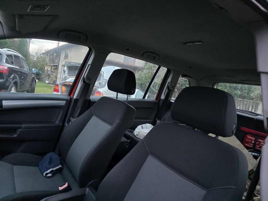 Opel Zafira B 1.6 LPG Hak 7 osobowa