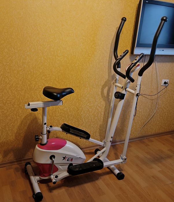 Тренажер орбітрек з сидінням