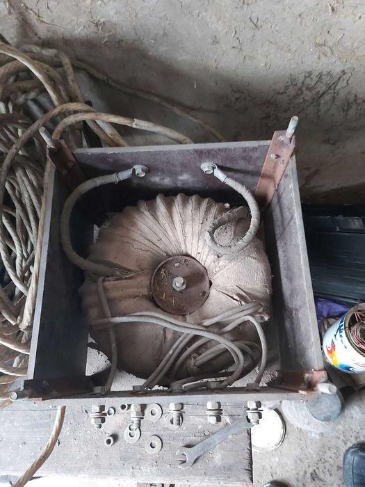 Сварочный аппарат  (большой- тяжелый(трансформатор тороидальный))