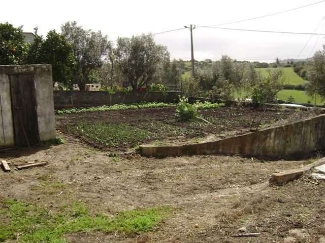 Terreno na localidade de Ponte de Lousa - Loures