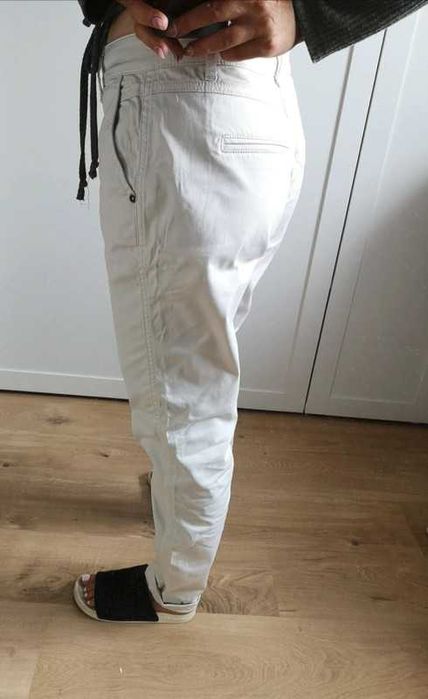 Taifun by Gerry Weber spodnie chinosy szaro-kremowe r. 36/L