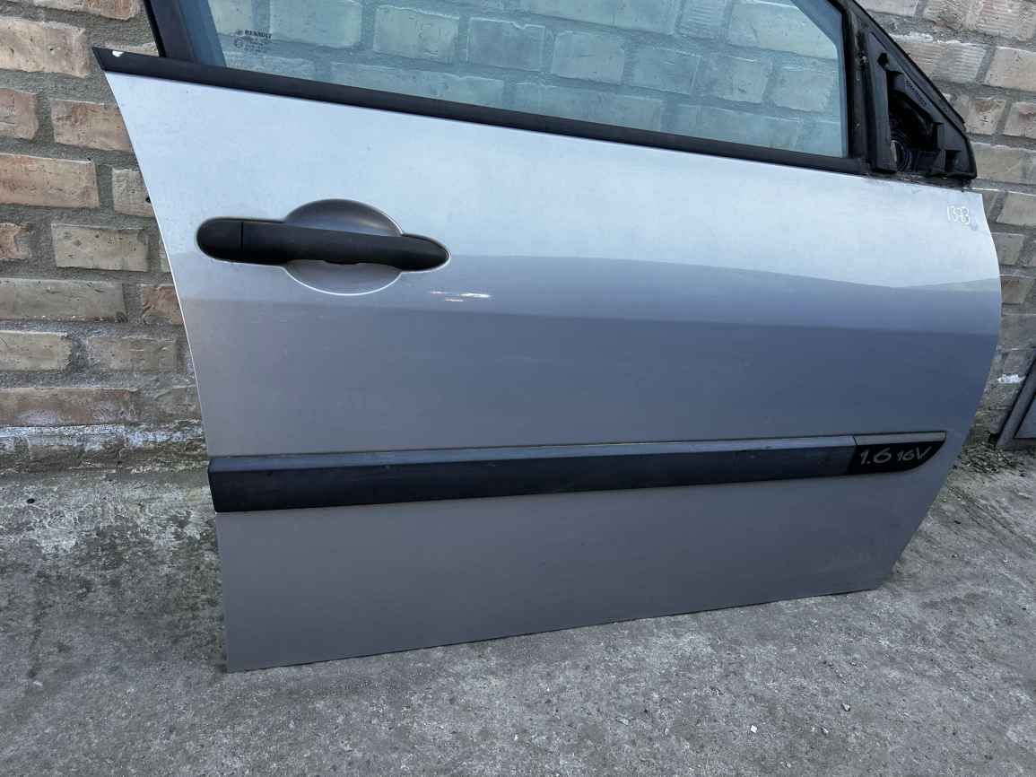 Renault (RVI) Megane 2 02-06 двері перед R TEA19 DR1373