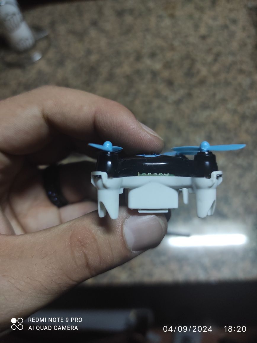 Mini drone telecomandado