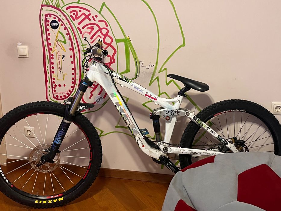 Trek scratch 7 кастом передні тормоза також ідуть в комплект