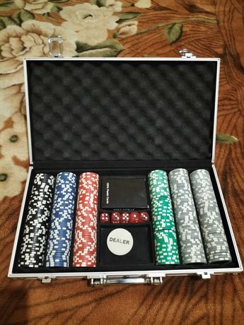 Покерний набір в кейсі!