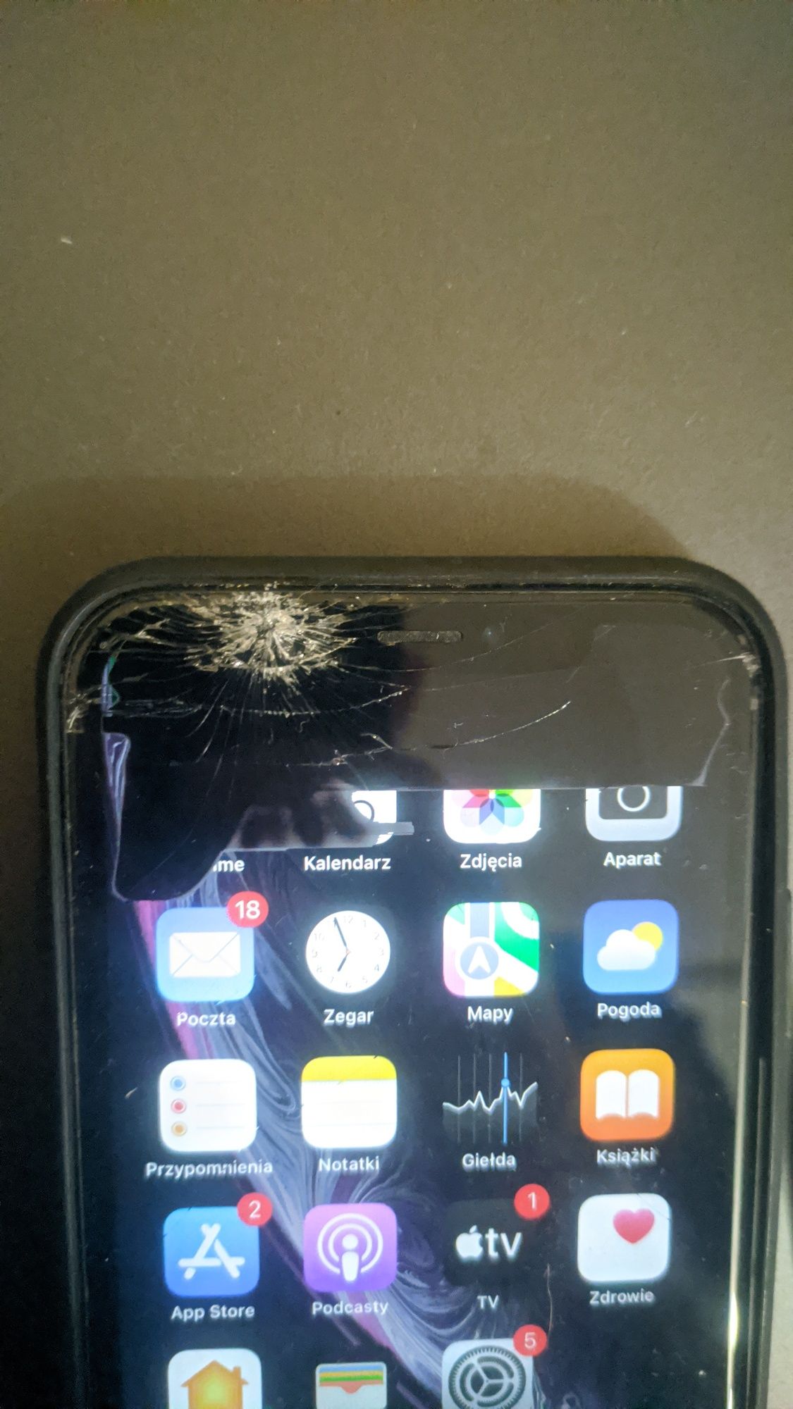 iPhone XR - uszkodzony wyświetlacz