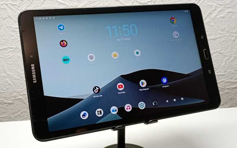 Планшет Samsung Galaxy Tab A 10.1" Black 14 Android