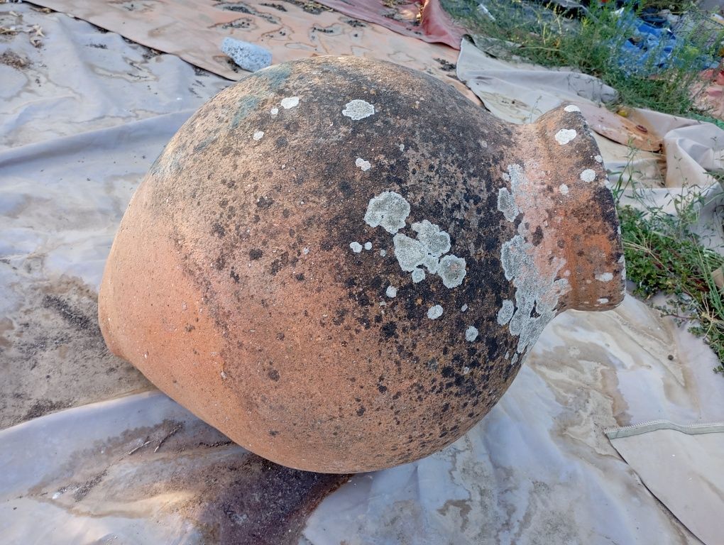 Pote em barro antigo