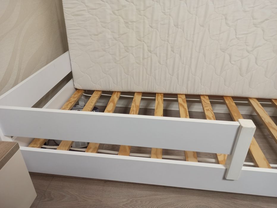 Дитяче ліжко 160*80 з матрацом