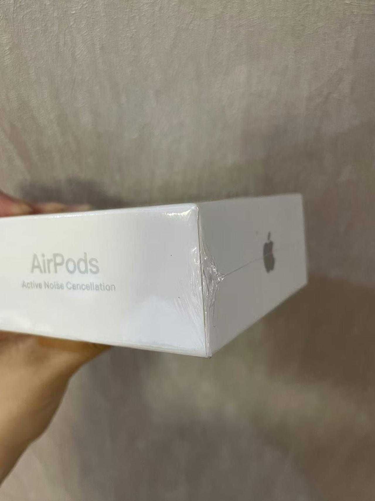 Oryginalne słuchawki A.pple Air Pods 4 A-N-C