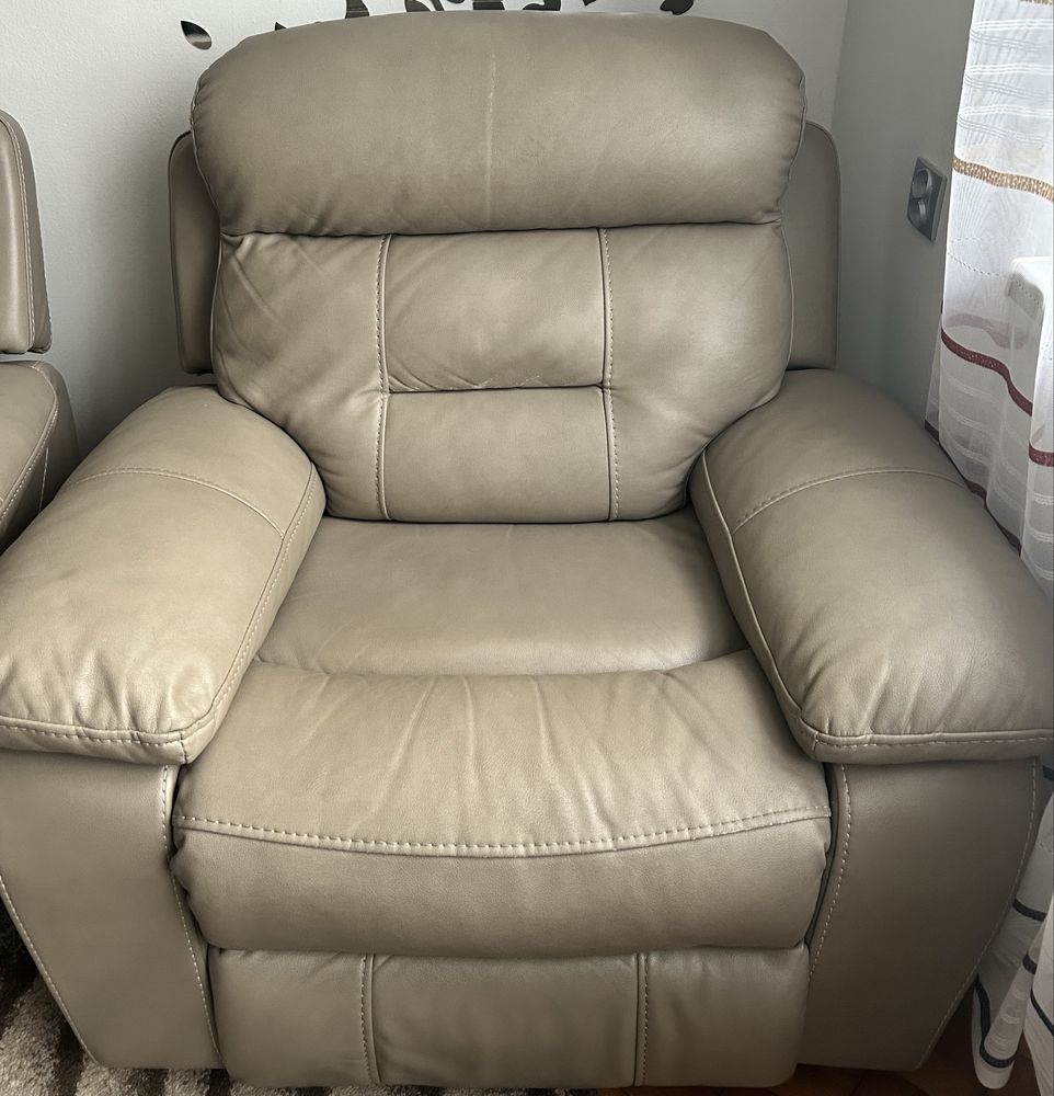 Sofa i dwa fotele z funkcją relax