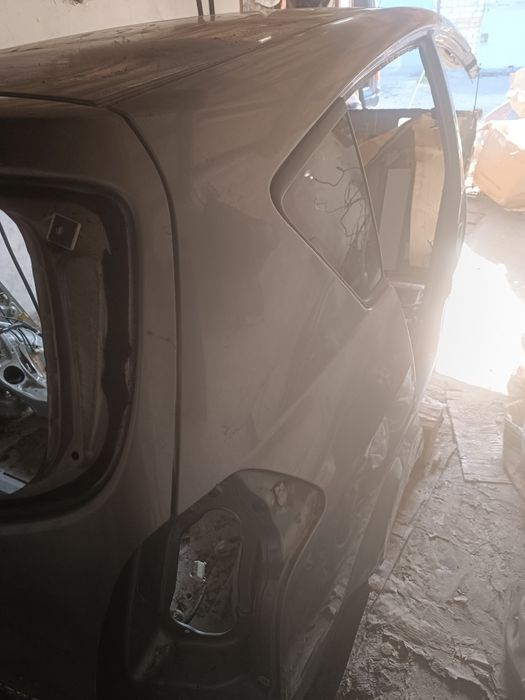 Кузов Тойота Королла Версо 2005-2009 р.