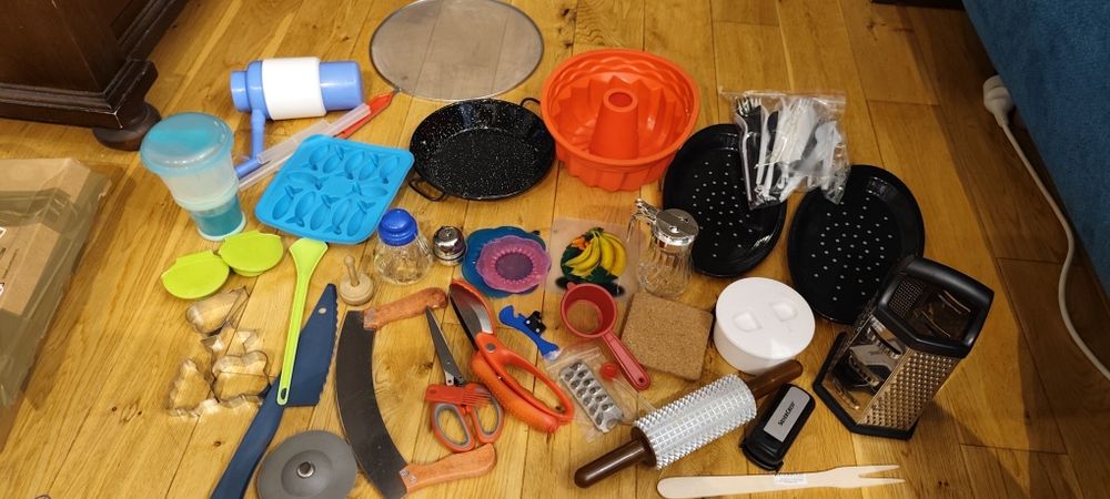 Naczynia, akcesoria i gadżety kuchenne - 35 elementów