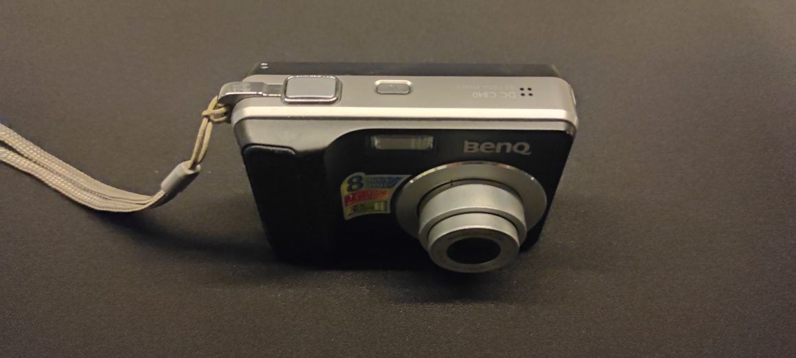 Máquina fotográfica digital Benq 8mp. Com cartão SD e cabos